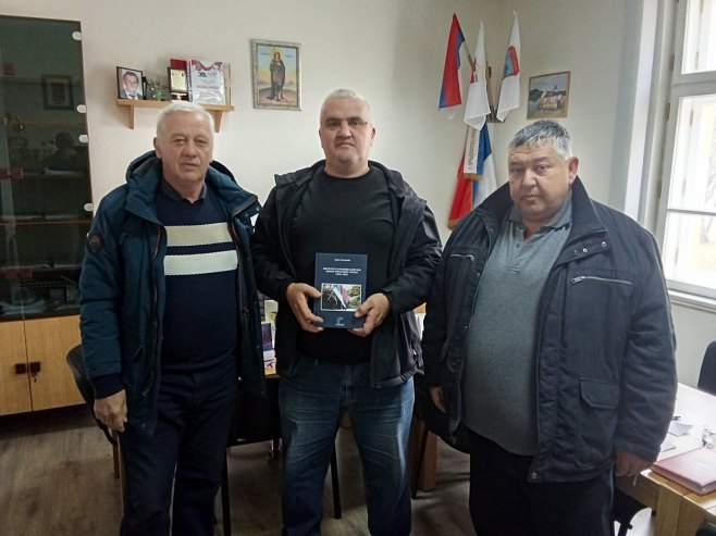 Подјела монографије - Фото: РТРС