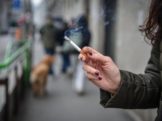 Цигарета (Фото: EPA/MATTEO CORNER/илустрација) - 