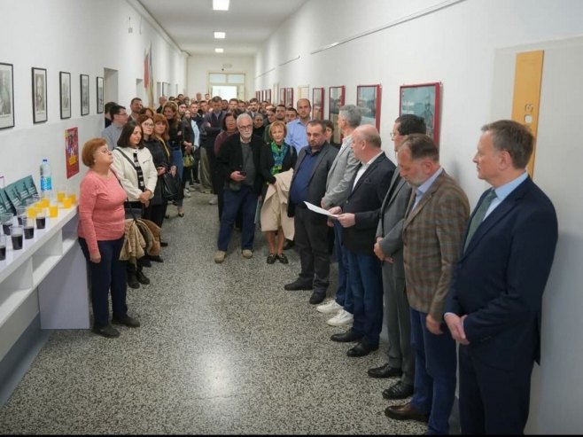 Филозофски факултет Бањалука - Отворена изложба посвећена композитору и диригенту Даворину Јенку - Фото: РТРС