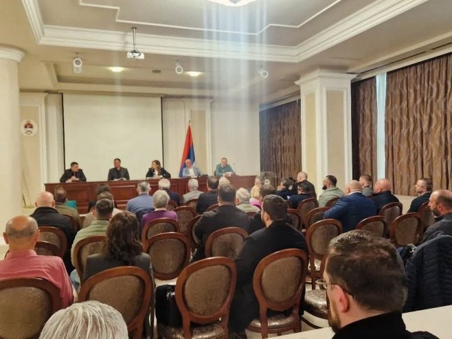 Састанак са представницима спортских савеза Српске (Фото: Министарство породице, омладине и спорта) - 