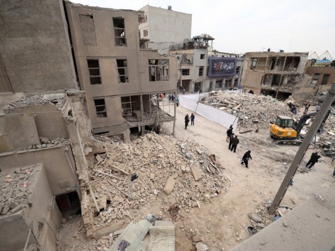 Напад на Иран (Фото: EPA/ABEDIN TAHERKENAREH, илустрација) - 