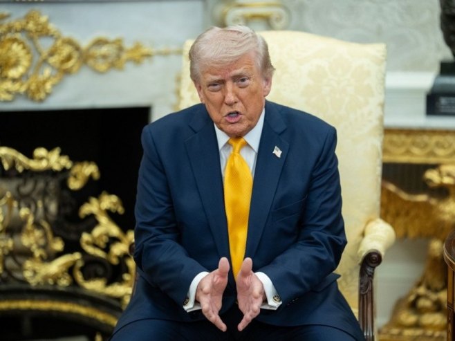 Доналд Трамп (фото: EPA/Aaron Schwartz) - 