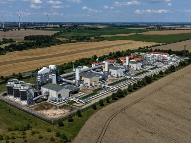 Гасовод (фото: EPA/HANNIBAL HANSCHKE) - 