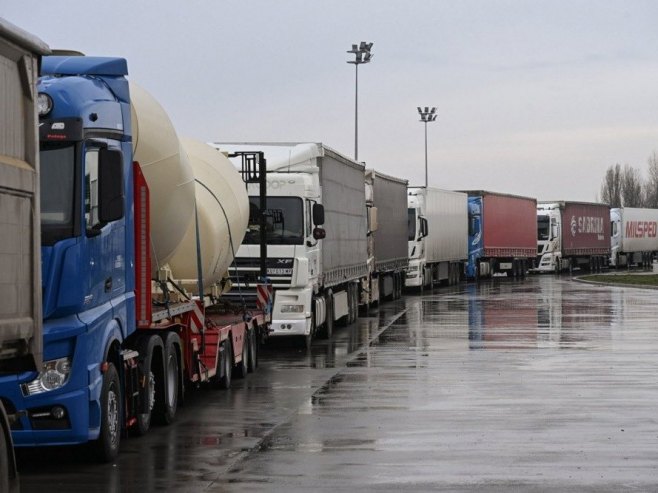 Блокаде превозника (Фото: EPA/Edvard Molnar) - 