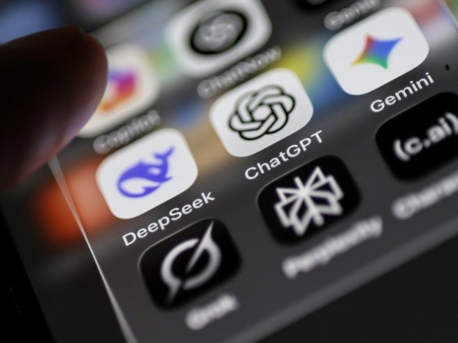 Апликације (фото: EPA/HANNIBAL HANSCHKE) - 