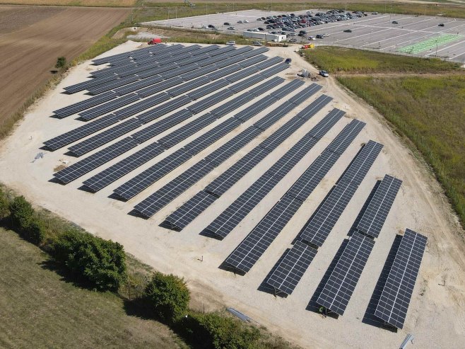 Соларни панели (фото: TANJUG/LUKA FILIPOVIĆ/ bs) - 