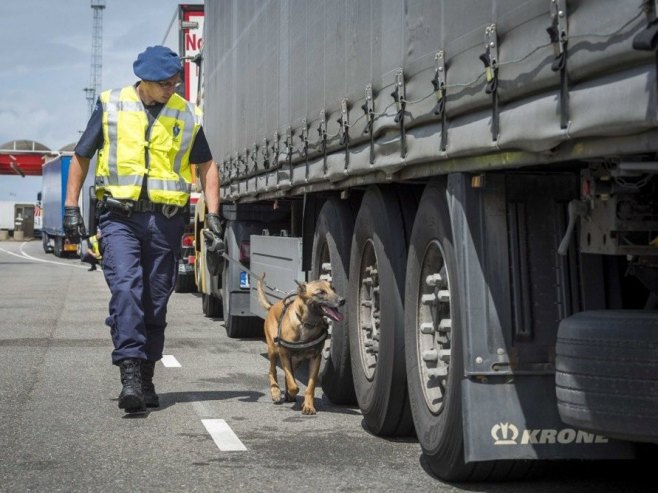 Полиција Холандије (фото: EPA/LEX VAN LIESHOUT) - 