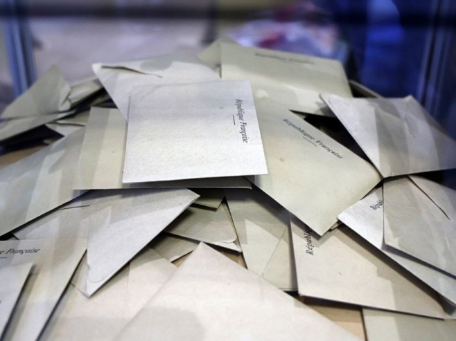 Избори у Француској (Фото: EPA/SEBASTIEN NOGIER) - 