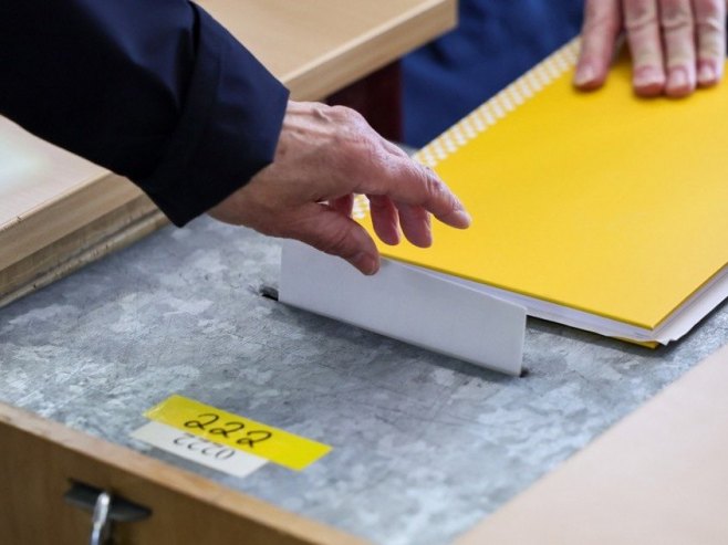 Избори у њемачкој покрајини Рајна-Палатинат (фото: EPA/RONALD WITTEK) - 