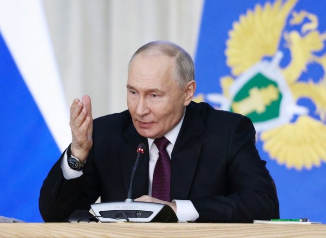 Владимир Путин (Фото: EPA/ARTYOM GEODAKYAN ) - 