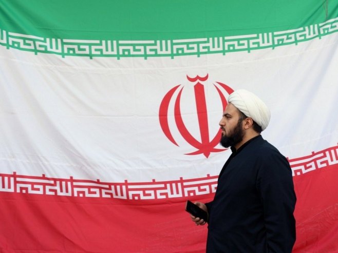 Техеран, Иран (фото: EPA/ABEDIN TAHERKENAREH) - 