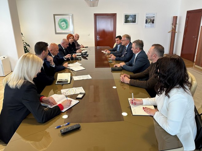 "Дефинисати мјере за убрзање инвестиција у соларне електране"