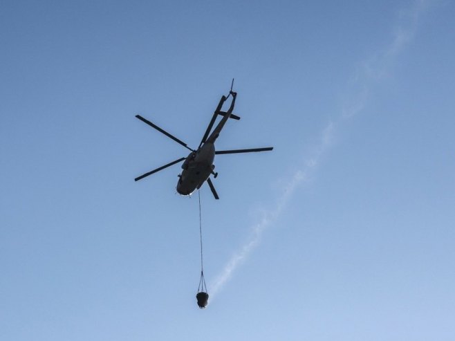 Хеликоптер за гашење пожара (Фото: EPA/SERGEY DOLZHENKO, илустрација) - 