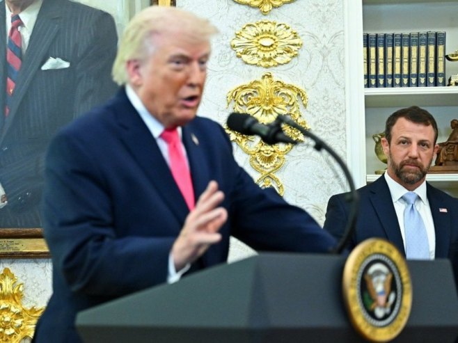 Доналд Трамп (фото: EPA/GRAEME SLOAN) - 