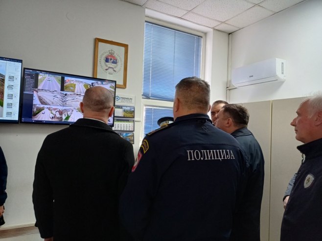 У Броду уз присуство Минића и Будимира пуштен у рад систем видео-надзора (ФОТО)