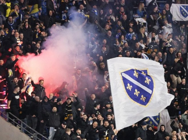 Навијачи БиХ (фото: EPA/DIMITRIS LEGAKIS) - 