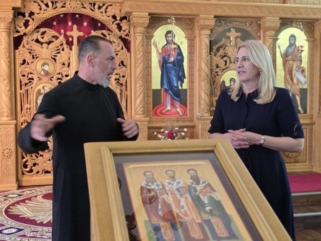 Цвијановић у храму Света Три јерарха, Тексас Цвијановић у храму Света Три јерарха, Тексас - Фото: Уступљена фотографија