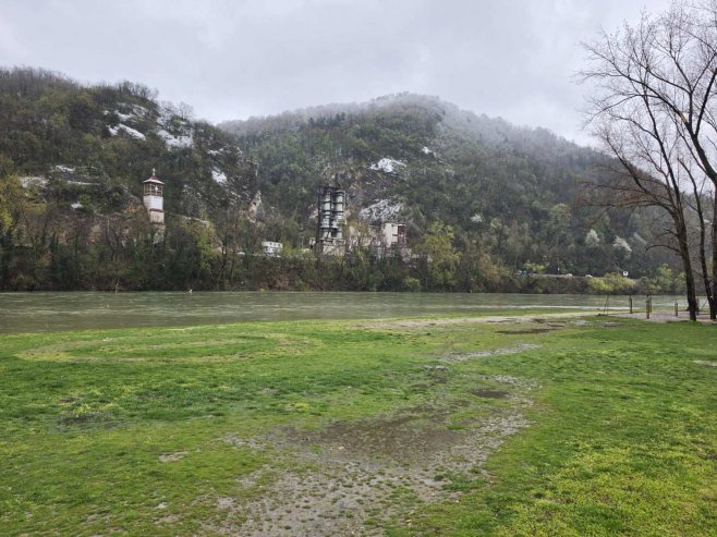 Сапна и Хоча у стагнацији, Дрина у кориту, Укрина и даље у опадању