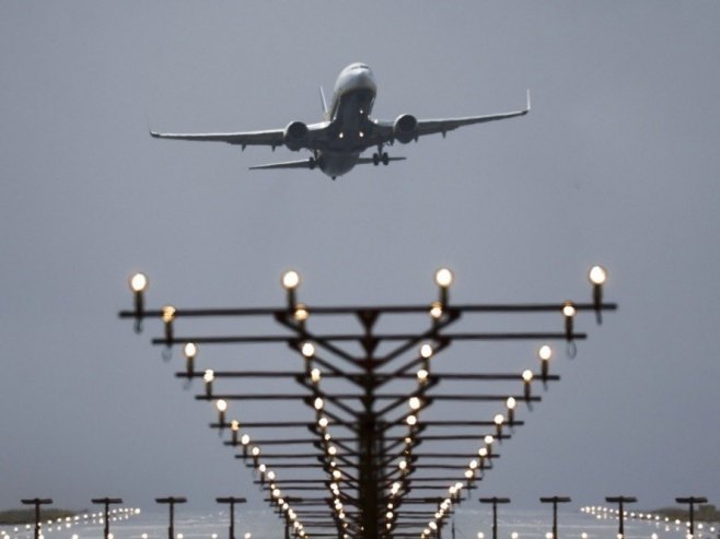 Аеродром (Фото: EPA/LAVANDEIRA JR, илустрација) - 