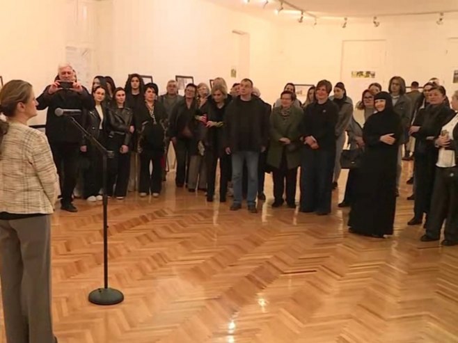 Отворена изложба радова студената у Требињу - Фото: РТРС