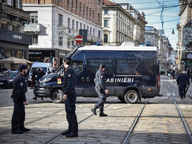 Полиција Италије (фото: EPA/MATTEO CORNER - илустрација) - 
