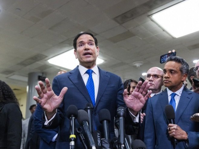 Марко Рубио (фото: EPA/JIM LO SCALZO) - 