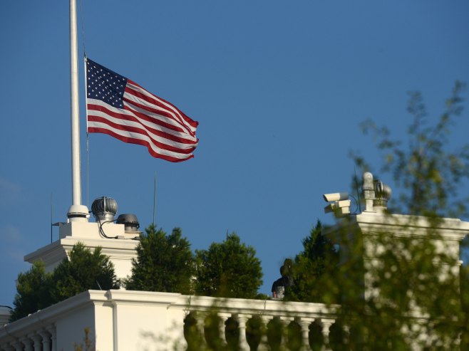 Бијела кућа (Фото: EPA/Olivier Douliery / POOL) - 
