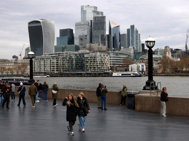 Лондон (фото: EPA/ANDY RAIN) - 