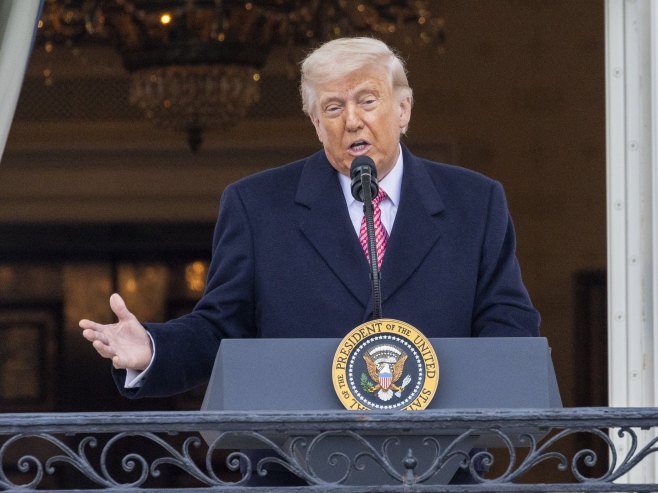 Доналд Трамп (Фото: EPA/SHAWN THEW / POOL) - 