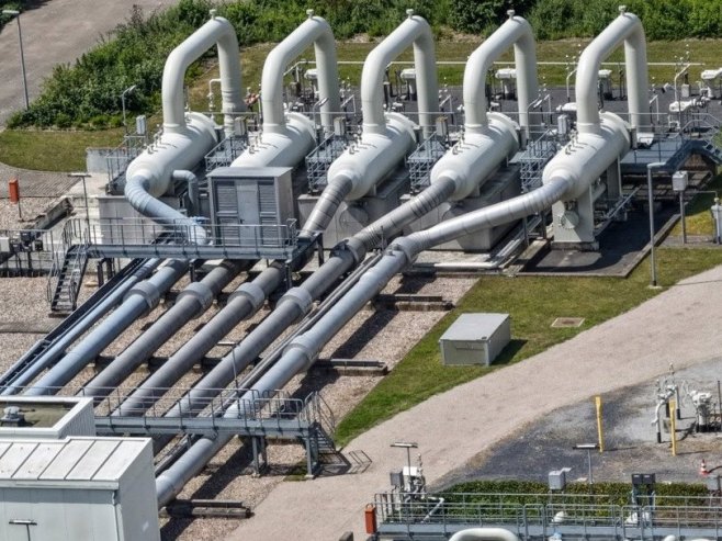 Гасовод (Фото: EPA/HANNIBAL HANSCHKE, илустрација) - 