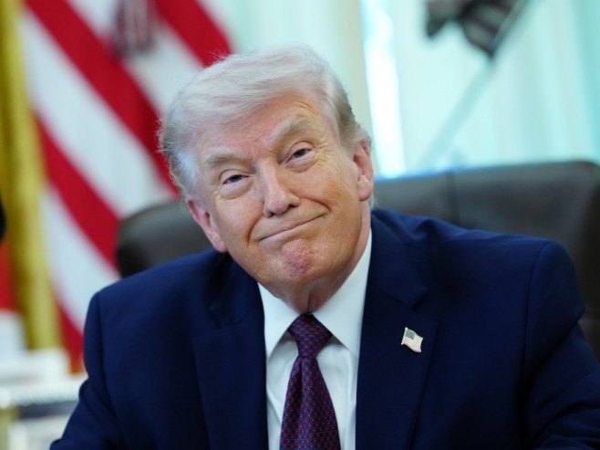 Доналд Трамп (Фото: EPA/AARON SCHWARTZ, илустрација) - 