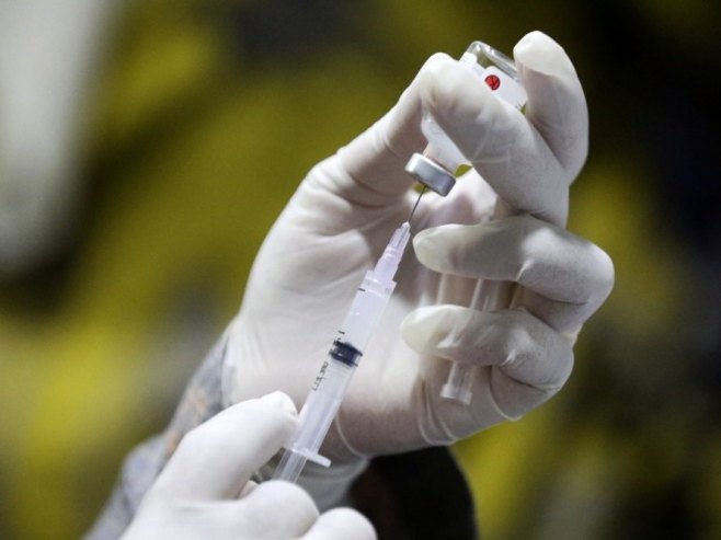 Вакцина (Фото: EPA/HOTLI SIMANJUNTAK/илустрација) - 