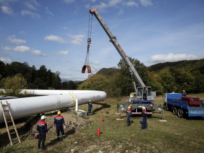Гасовод (фото: EPA/ROMAN PILIPEY - илустрација) - 