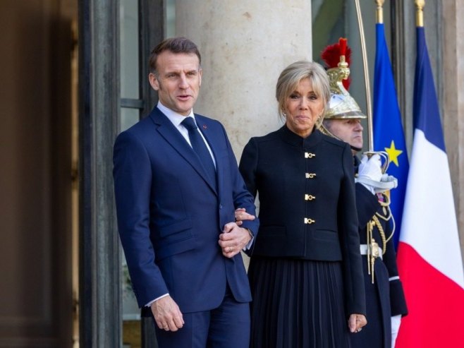 Емануел и Брижит Макрон (Фото: EPA/CHRISTOPHE PETIT TESSON, илустрација) - 