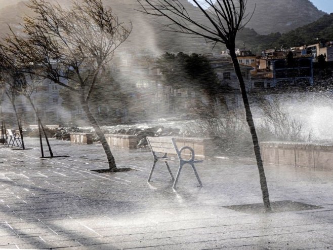 Морска олуја (Фото: EPA/Cati Cladera, илустрација) - 