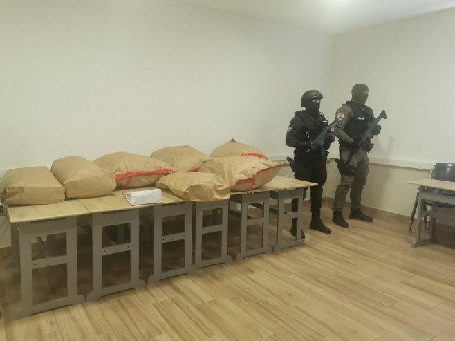 Заплијењена дрога - Фото: РТРС