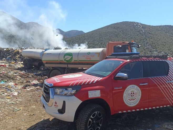 Пожар на градској депонији "Ободина" код Требиња - Фото: РТРС