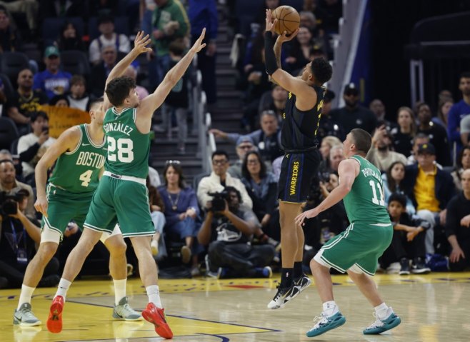 Кошаркаши Бостона (ФОТО: EPA/JOHN G. MABANGLO SHUTTERSTOCK OUT) - 