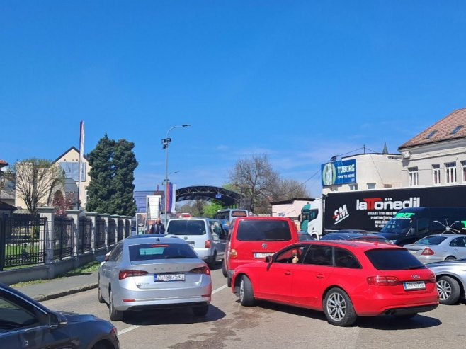 Градишка - гужва на граничном прелазу - 