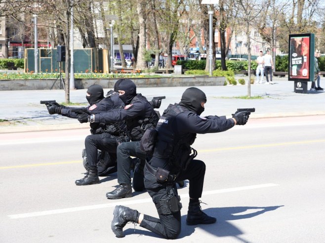 Показна вјежба припадника МУП-а Српске Показна вјежба припадника МУП-а Српске - Фото: ZIPAPHOTO/Borislav Zdrinja