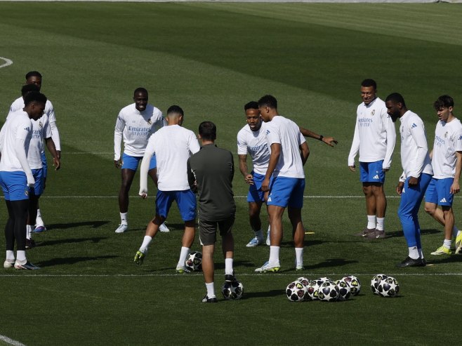 Реал Мадрид - Бајерн (Фото: EPA/J.J.Guillen) - 