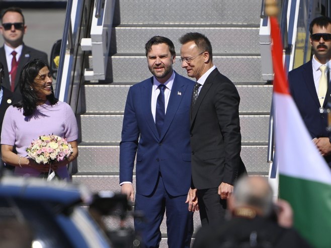 Џеј-Ди Венс стигао у Будимпешту (Фото: EPA/Zsolt Szigetvary HUNGARY OUT) - 