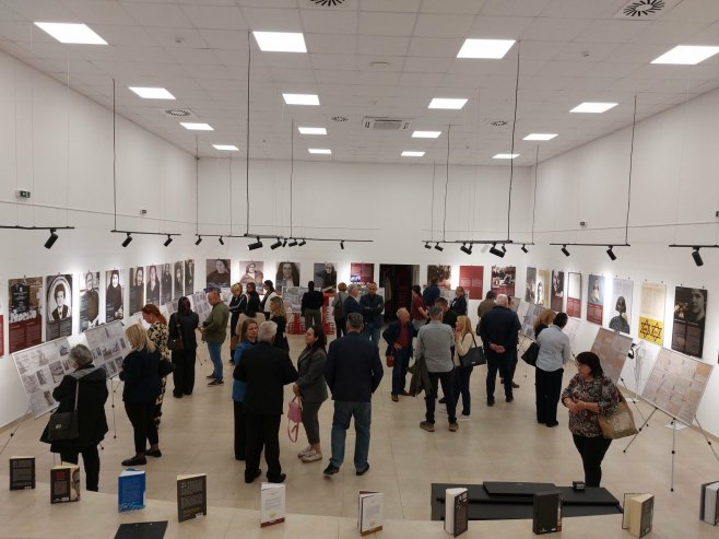 Србац - отворена изложба о Иви Андрићу - Фото: СРНА