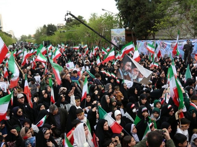 Иран (Фото: EPA/ABEDIN TAHERKENAREH, илустрација) - 