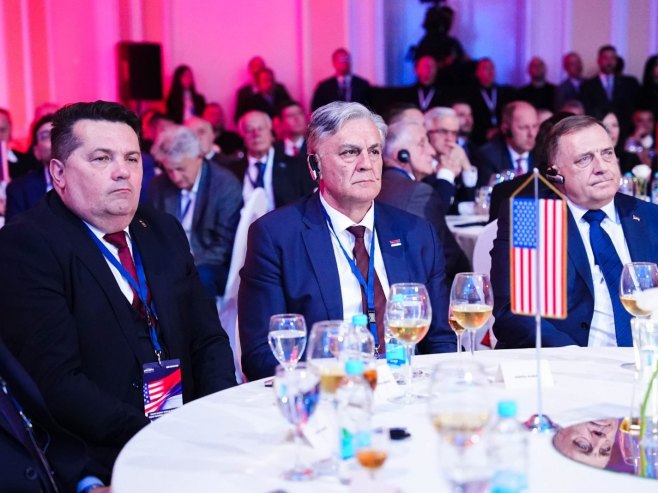 Стевандић, Каран и Додик на панел-дискусији - Фото: Уступљена фотографија