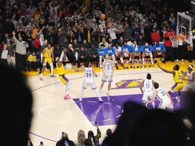 Оклахома - Лејкерси (Фото: EPA ALLISON DINNER SHUTTERSTOCK OUT) - 