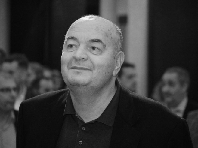 Партизан и навијачи одали почаст Душку Вујошевићу, играчи носили специјалне мајице (ФОТО/ВИДЕО)