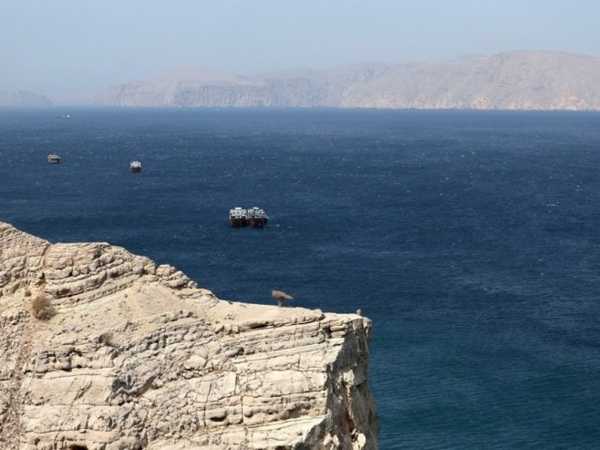 Ормуски мореуз (фото: EPA/ALI HAIDER) - 