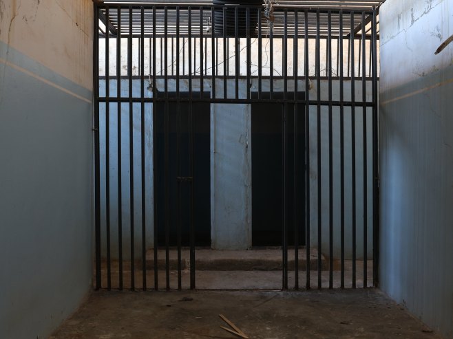 Затвор (Фото: EPA/MOHAMMED AL-RIFAI/илустрација) - 