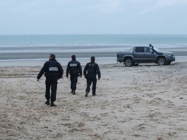 Мигранти страдали у Ламаншу, архива (Фото: EPA/MOHAMMED BADRA) - 